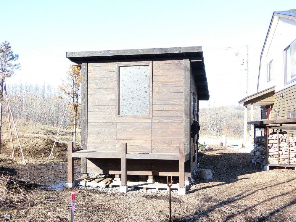 01 はじめての物置小屋づくりで 屋根に草を生やす 公式 トカチニッチ