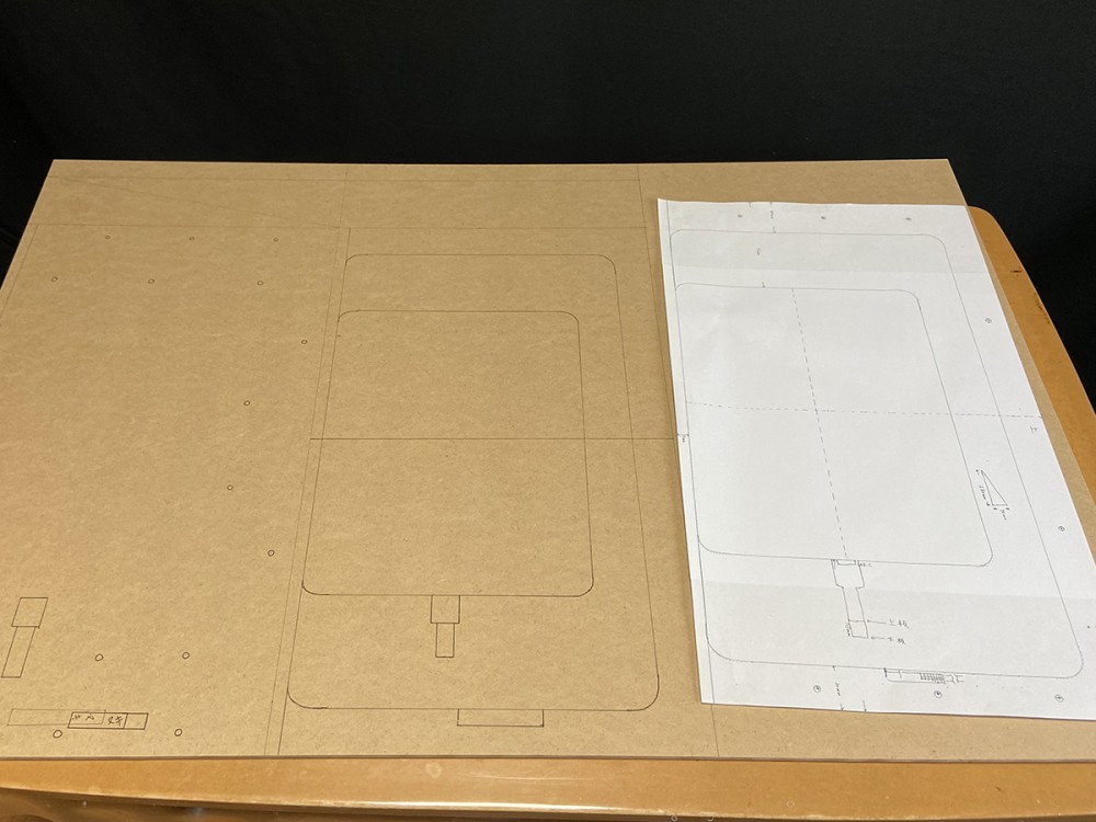 Diy ちょうどよい液晶タブレットスタンドが見つからなかったからmdf 中密度繊維板 を材料に工作してみた 公式 トカチニッチ