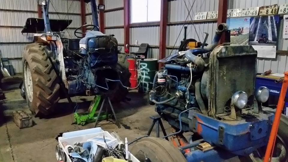 発掘したボロボロのトラクターをレストア！ 「COUNTY754エンジン